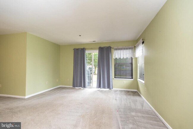 Building Photo - 129 Horseshoe Dr