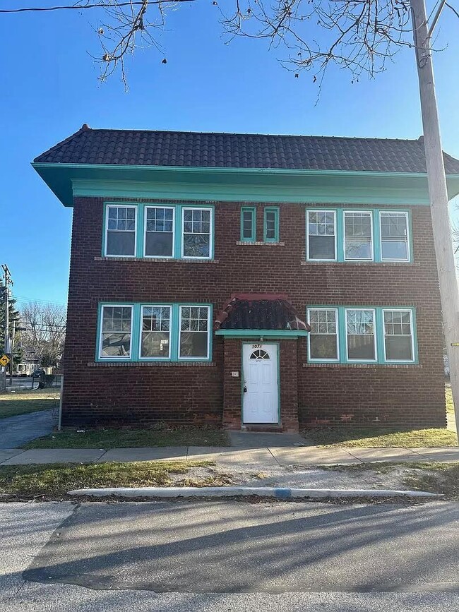 Building Photo - 10712 Helena Ave