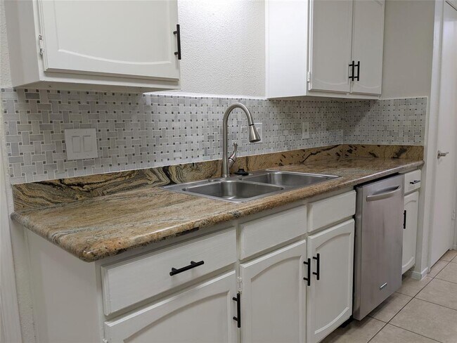 Foto del edificio - 357 N Post Oak Ln