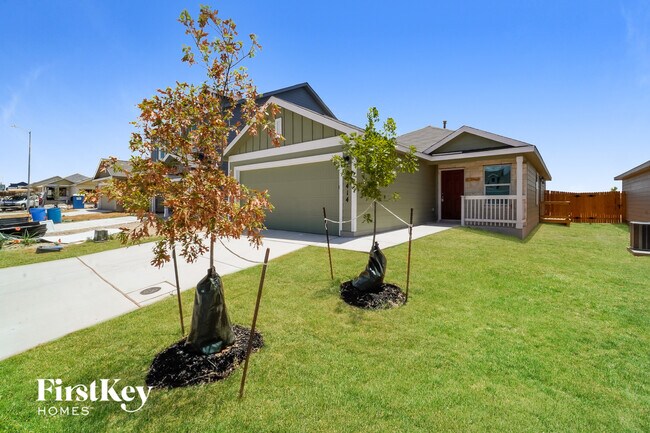 Building Photo - 10414 McClintock Dr