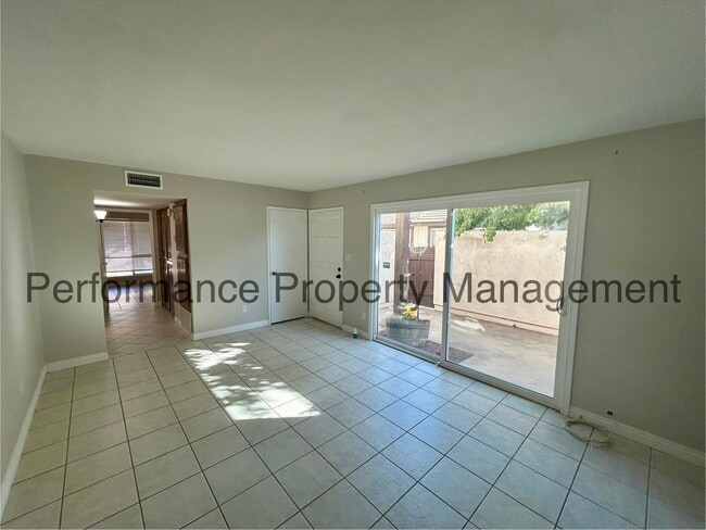 Building Photo - Charming 2 Bed/1 Bath Westchester Condo w/...