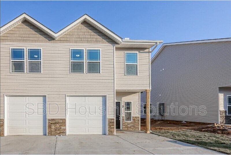 2908 S Harvard Ave, Independence, MO 64052 Condo for Rent in