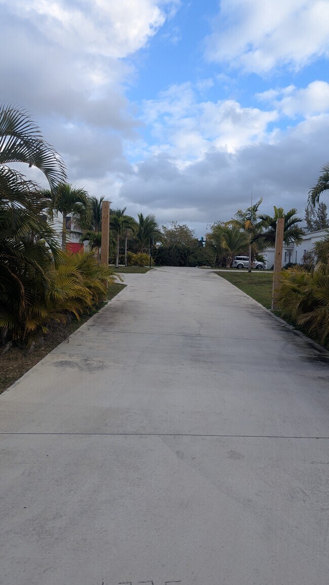 Foto del edificio - 1335 Churchill Rd