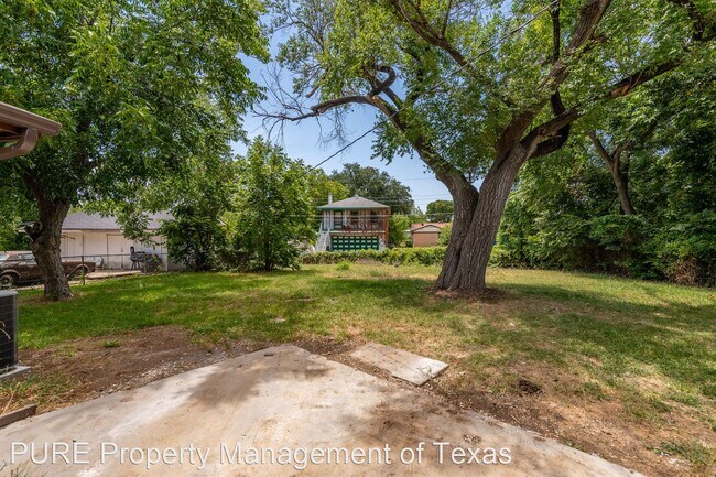 Building Photo - 3 br, 2 bath House - 3814 Golden Hills Dr.