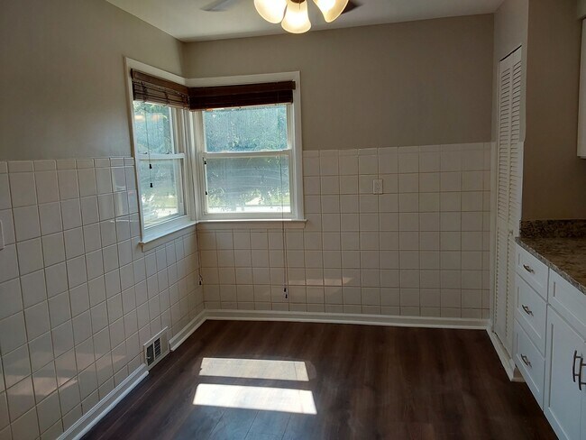 Building Photo - 4807 S Kilpatrick Ave