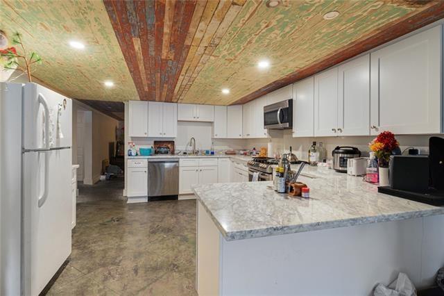 Building Photo - 2305 Soniat St