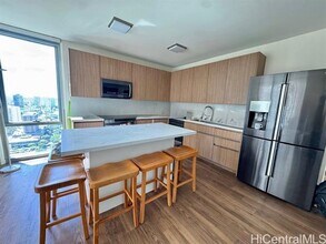 Building Photo - 1391 Kapiolani Blvd