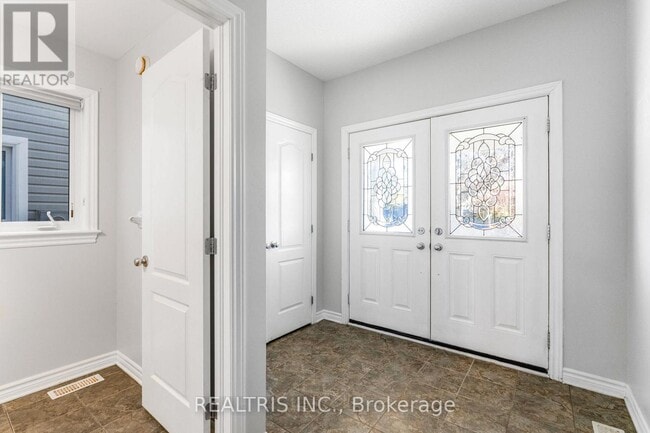 Building Photo - 471 Creekview Way