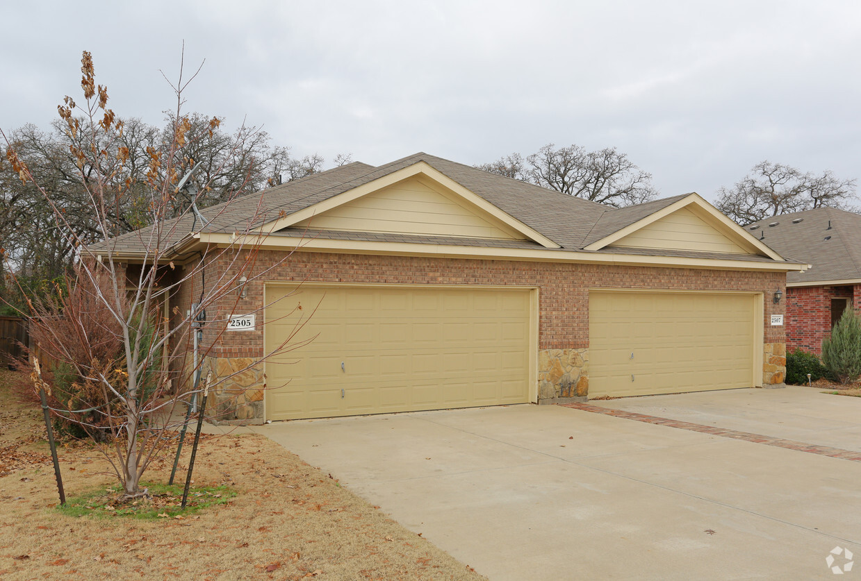 Primary Photo - Woodland Estates in Mansfield