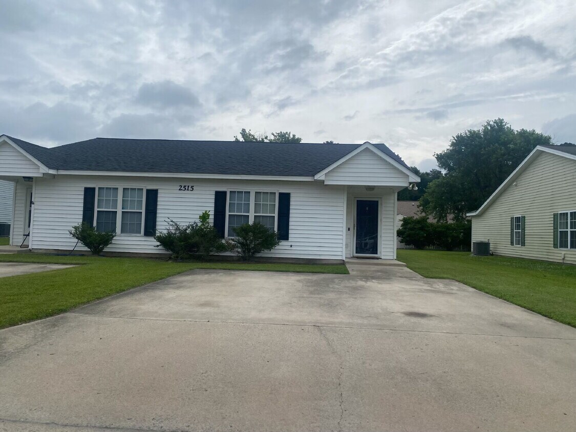 Foto principal - 2515 East St