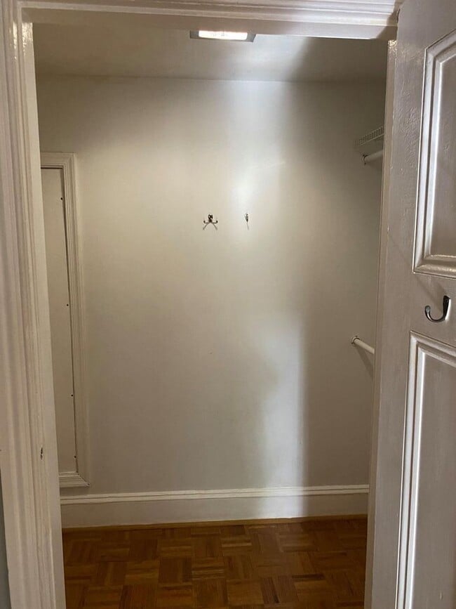 Building Photo - 2019 Mount Vernon St