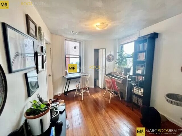 Foto del edificio - 143 N St