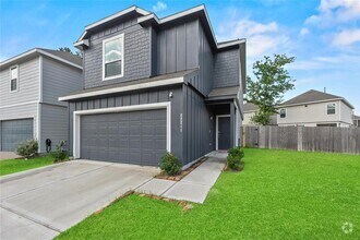 Building Photo - 22211 Grand Majestic Dr