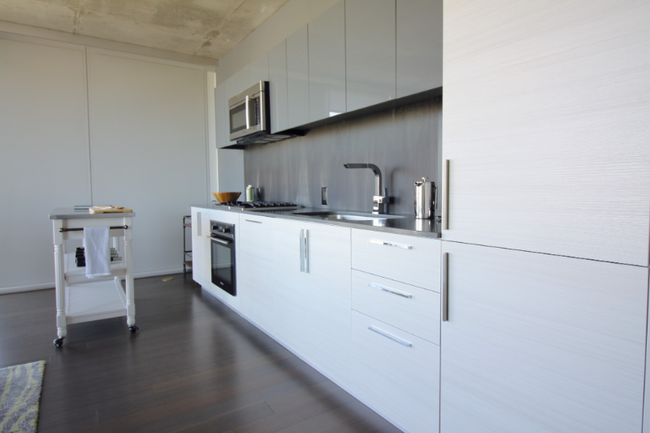 Foto del edificio - 585 W Division St