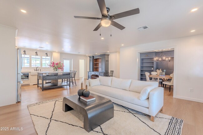 Building Photo - 2649 N Granite Reef Rd