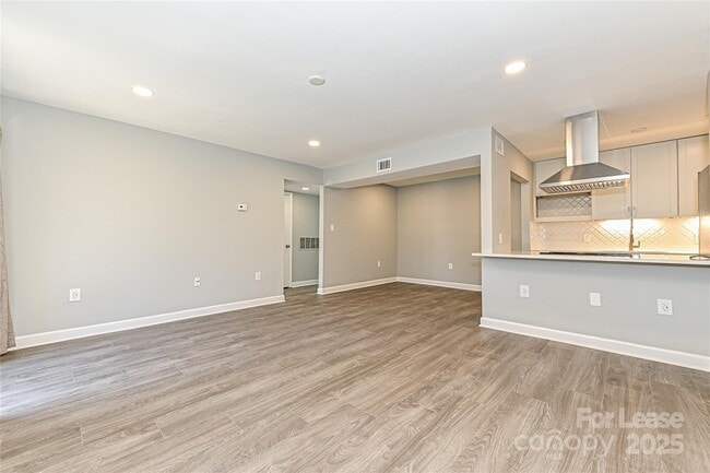 Building Photo - 5020 Sardis Rd