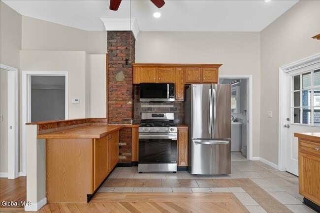 Building Photo - 53 Beekman St