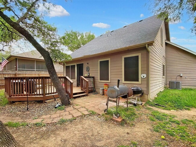 Building Photo - 2009 Ridge View Dr