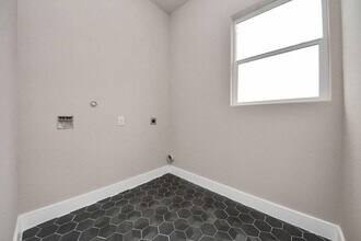 Building Photo - 11141 Rd 5503