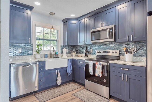 Building Photo - 5172 Coquina Key Dr SE
