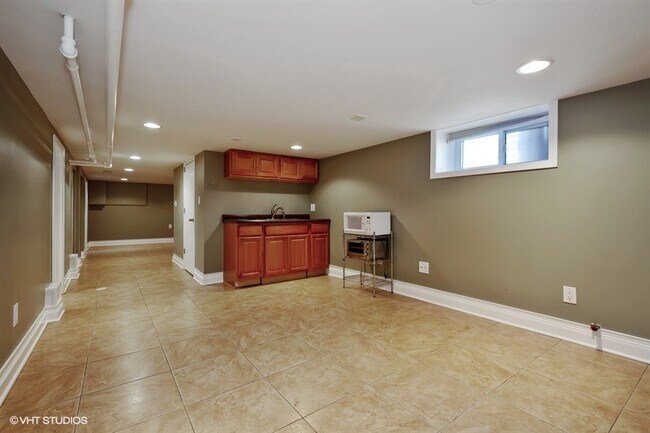 Foto del edificio - 2946 N Narragansett Ave
