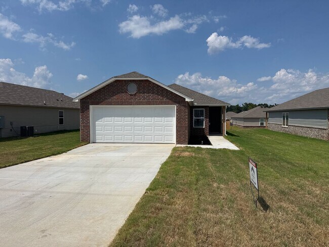 Foto del edificio - *FREE Rent + Amazon Cash!* BRAND NEW Three Bedroom | Two Bathroom in Stagecoach Meadows