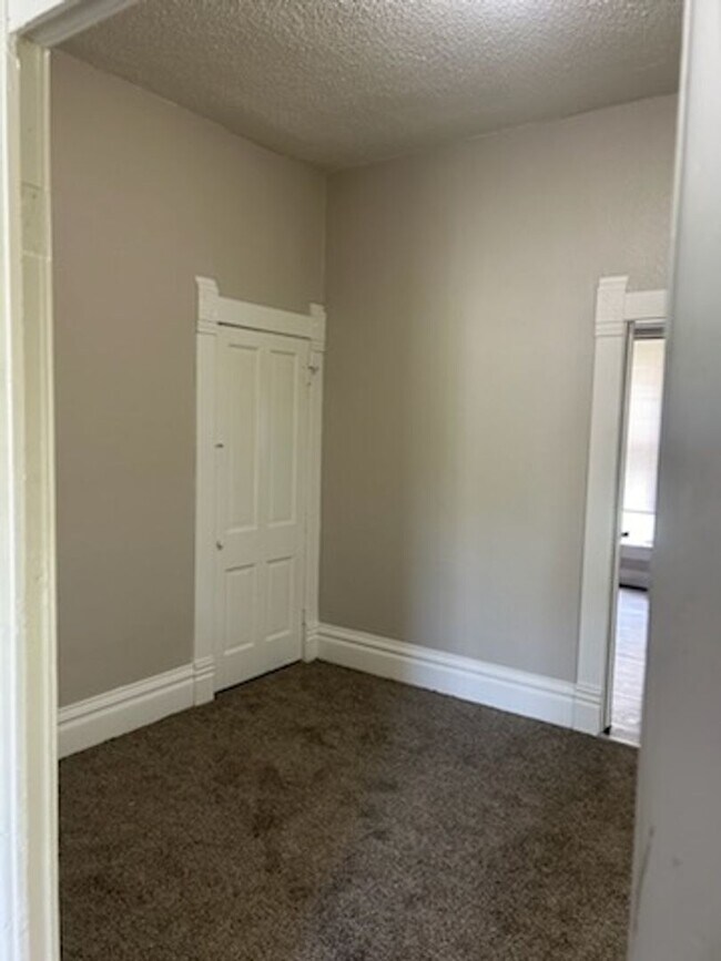 Building Photo - South 11th Duplex