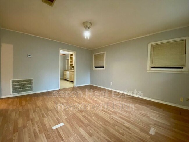 Foto del edificio - 4259 Rightway Ave