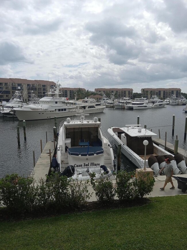 Building Photo - 2601 Marina Isle Way
