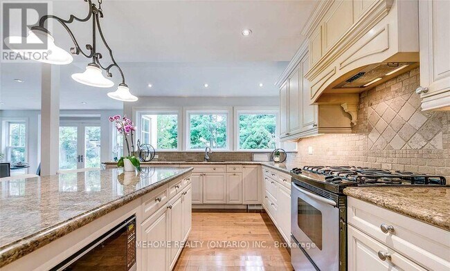 Building Photo - 282 Gatestone Ave