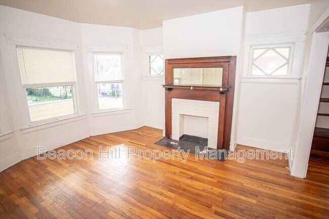 Building Photo - 14015 Idarose Ave
