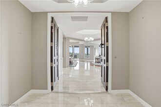Building Photo - 5051 Pelican Colony Blvd