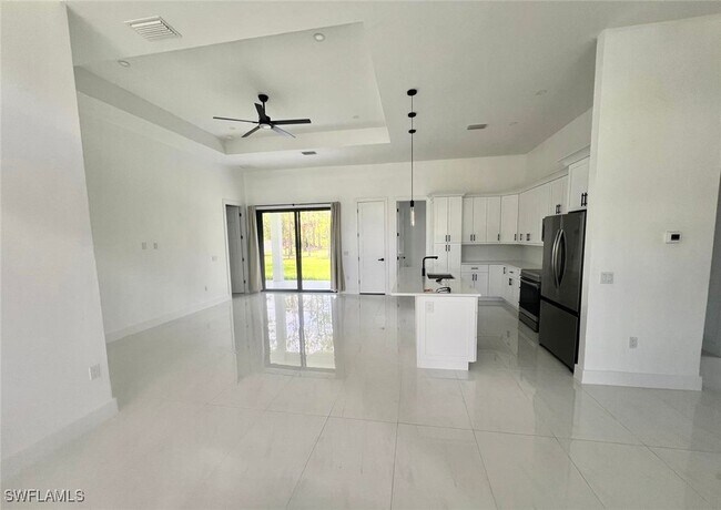 Foto del edificio - 2492 27th Ave NE