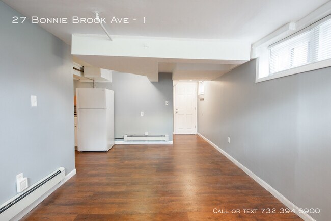 Foto del edificio - Sunny one bedroom with cozy neighborhood feel