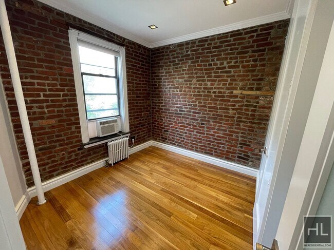 Building Photo - East 13th Street
