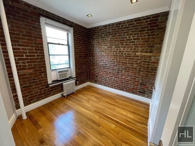 Building Photo - East 13th Street
