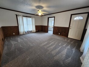 Building Photo - 2034 Sinclair Ave NE
