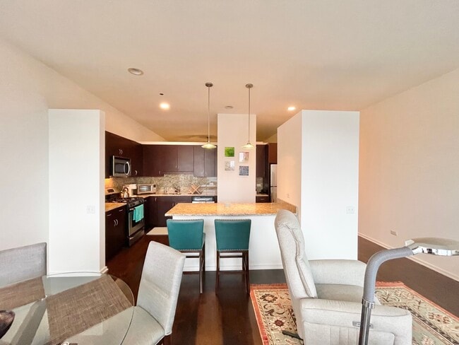 Building Photo - 55 E Monroe St