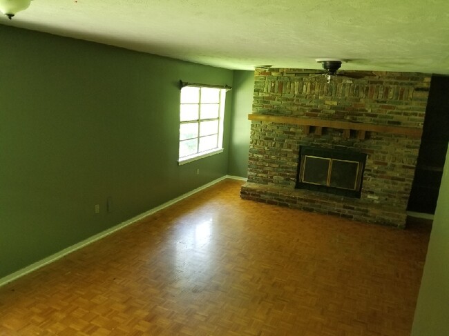 Foto del edificio - 1124 Plantation Blvd