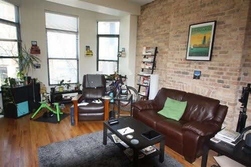 Foto del edificio - 1759 W Division St