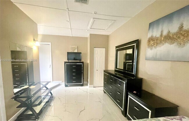 Foto del edificio - 1537 NE 30th Ct