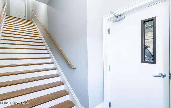 Foto del edificio - 10400 Meeting St