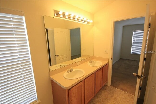 Foto del edificio - 6783 Breezy Palm Dr