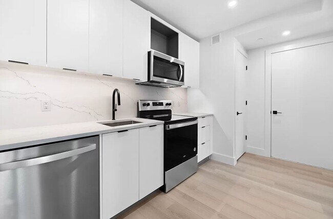 Foto del edificio - 215 East 124th Street