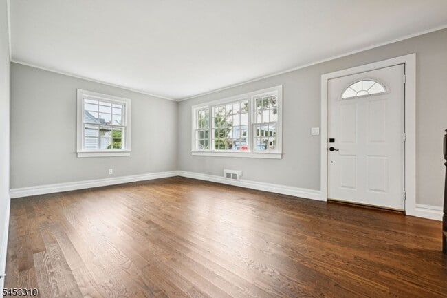 Building Photo - 36 Webster Ave