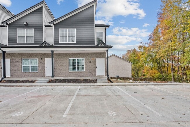 Foto del edificio - 156 Excell Rd