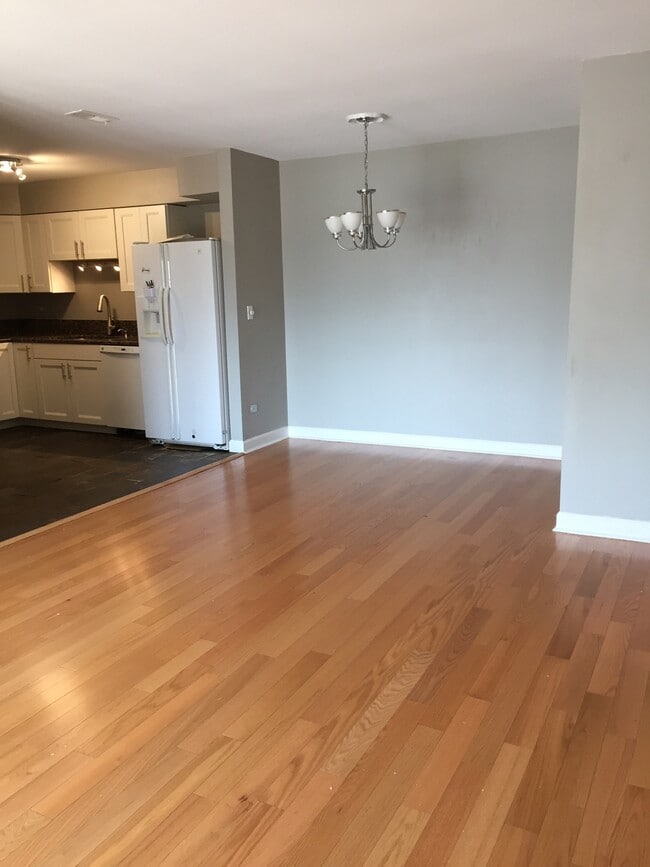 Área de comedor - 400 74th St