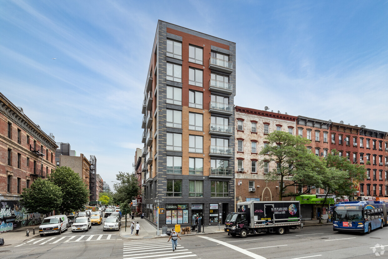Primary Photo - 2139 3rd Ave