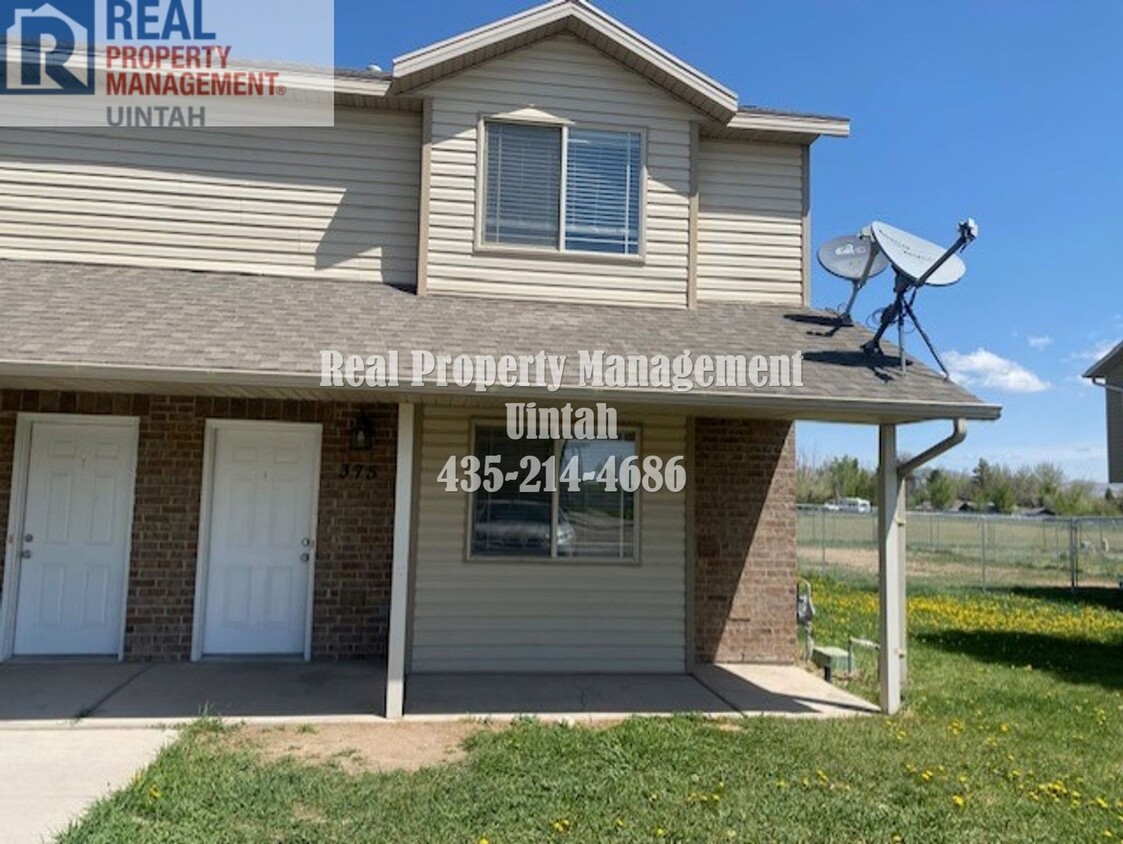 Foto principal - Beautiful twin home for rent!