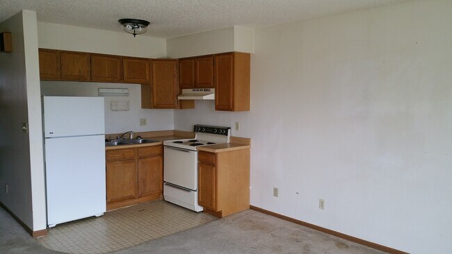 Foto del edificio - 1 bedroom, 1 bath condo on Iowa City's west side